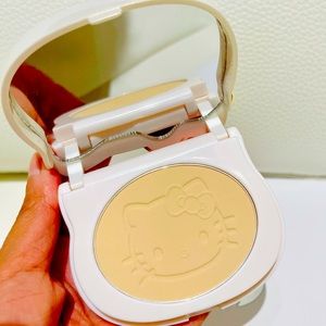 💕❤️Hellokitty Face powder ❤️💕